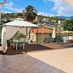 Апартаменти Fioregreco - Free Parking - Large Outdoor Space *