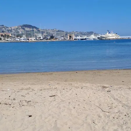 Apartment Fioregreco - Free Parking - Large Outdoor Space *