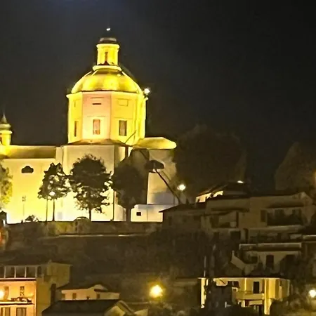 Fioregreco - Free Parking - Large Outdoor Space *